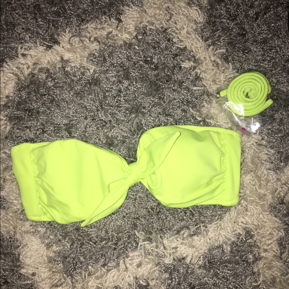 NWOT Victoria's Secret Swim Top small